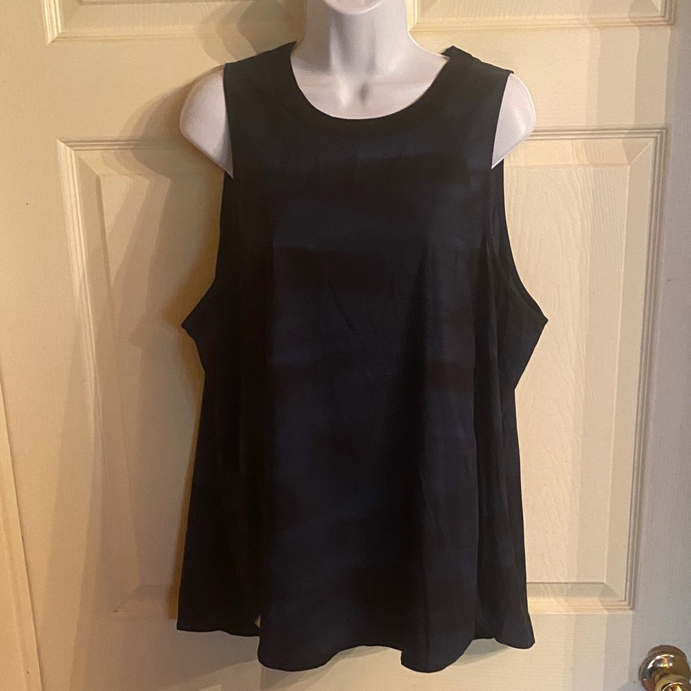 Athleta Black Sleeveless Swing Tank